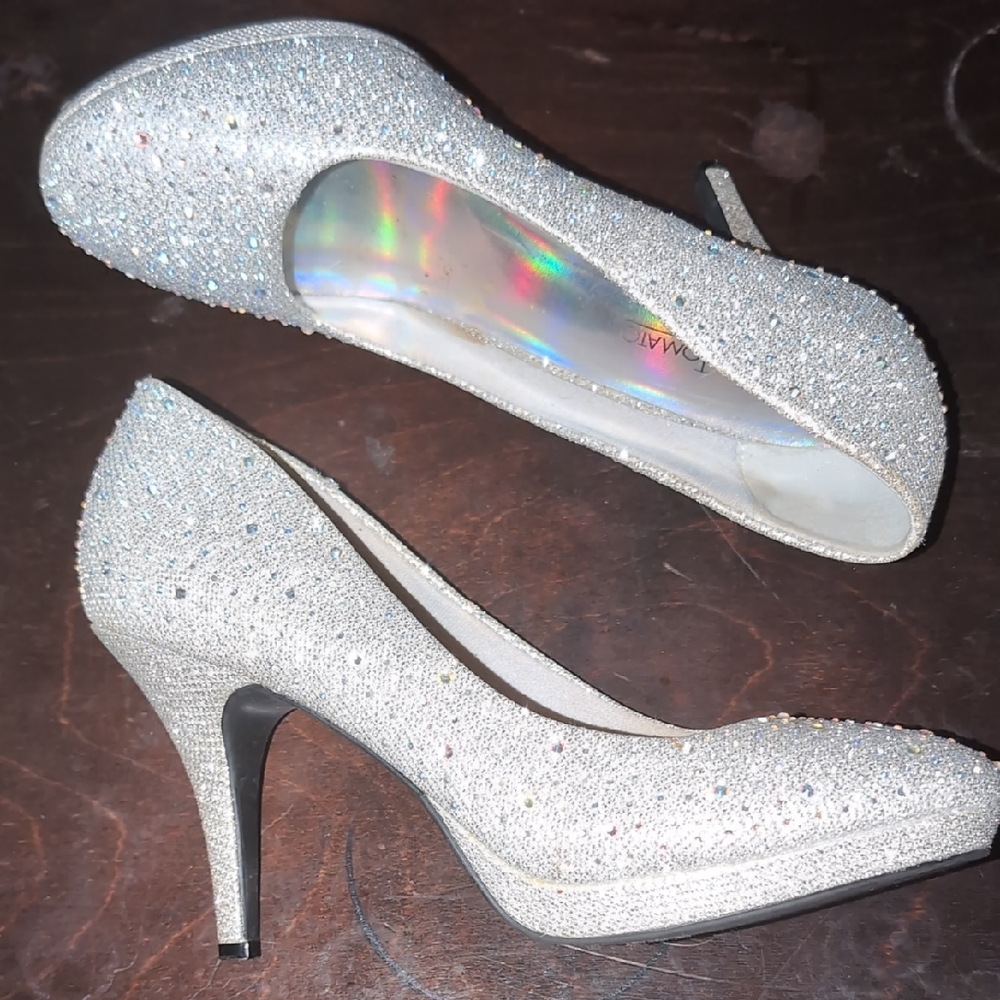 Hot Tomato Silver Glitter Heels Classic Pumps